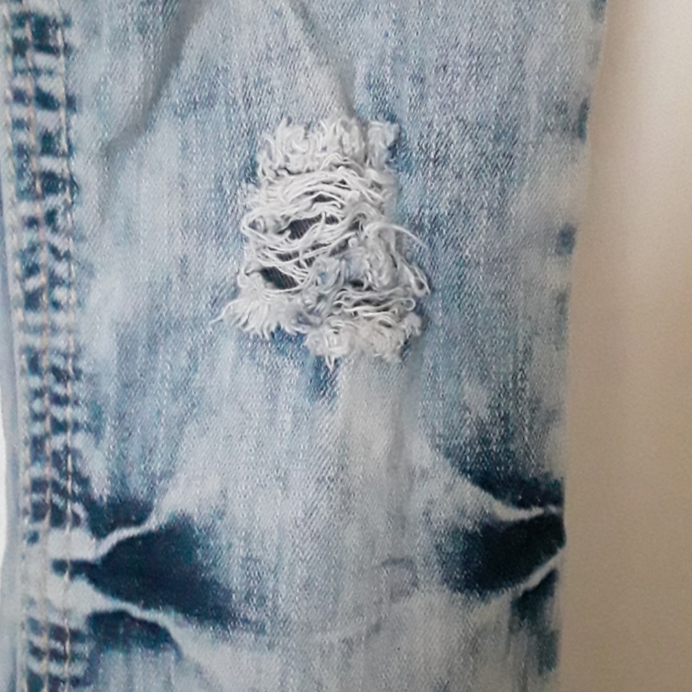 Jeans - Picture 2 of 3
